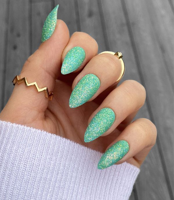 Fresh Grass Iridescent glitter nails