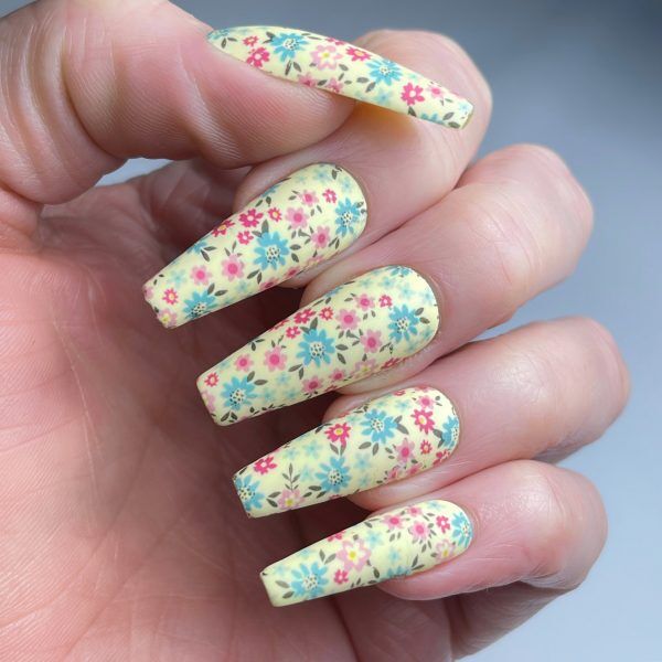 floral blanket nails