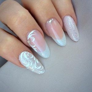 white glitter nail art nails using Lecenté glitter 